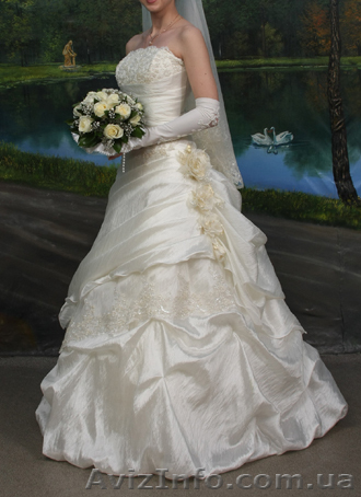  свадебное платье - <ro>Изображение</ro><ru>Изображение</ru> #1, <ru>Объявление</ru> #115218