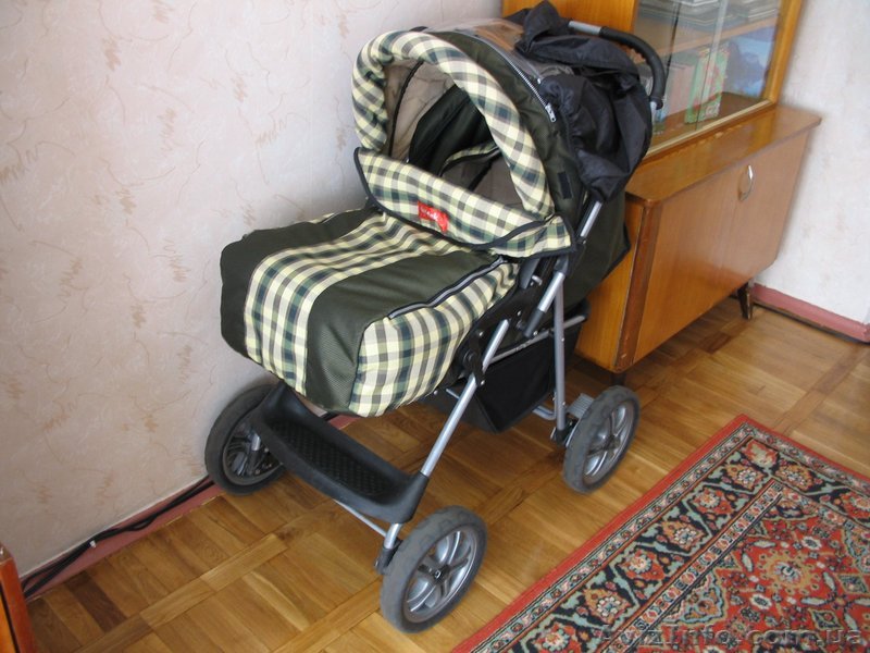 Польская коляска-трансформер Vitek в хорошем состоянии - <ro>Изображение</ro><ru>Изображение</ru> #1, <ru>Объявление</ru> #196736