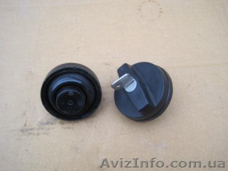 Крышка бензобака с ключом к Москвич 2141. - <ro>Изображение</ro><ru>Изображение</ru> #1, <ru>Объявление</ru> #210242