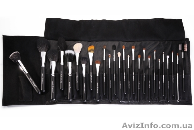 Набор из 26 кистей Armée Beauté в черном чехле - <ro>Изображение</ro><ru>Изображение</ru> #1, <ru>Объявление</ru> #681078