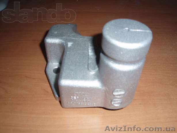 Кронштейн  двигателя передний AUDI A6,A100 - <ro>Изображение</ro><ru>Изображение</ru> #1, <ru>Объявление</ru> #1231826