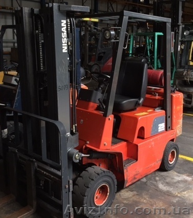 Газовый автопогрузчик Nissan на 2.5 тоны вагонник с боковым смещением - <ro>Изображение</ro><ru>Изображение</ru> #1, <ru>Объявление</ru> #1280212