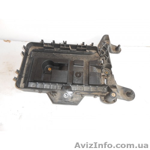 Подставка под аккумулятор  Volkswagen Caddy VW Touran  - <ro>Изображение</ro><ru>Изображение</ru> #1, <ru>Объявление</ru> #1308388