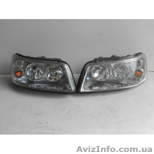 Фара левая / правая VW T5 Transporter, VW T5 Multivan, VW T5 Caravella  - <ro>Изображение</ro><ru>Изображение</ru> #1, <ru>Объявление</ru> #1465317