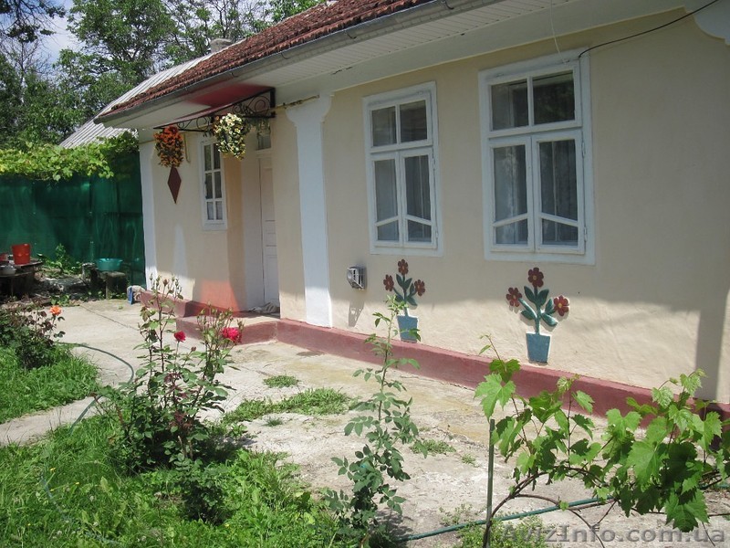 Дом со всеми удобствами в пгт.Костриживка. Черновицкой области - <ro>Изображение</ro><ru>Изображение</ru> #1, <ru>Объявление</ru> #1580063