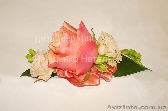 Бутоньерка из живых или искусственных цветов. - <ro>Изображение</ro><ru>Изображение</ru> #1, <ru>Объявление</ru> #1614526
