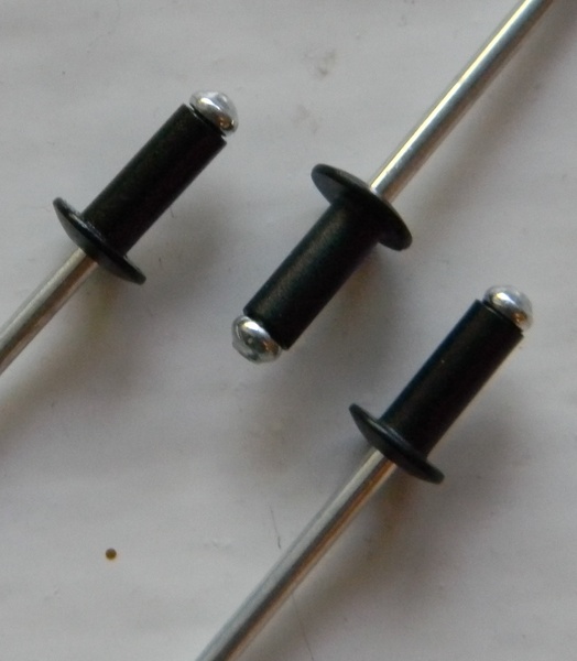 Черные вытяжные заклепки RAL 9005 размер 4*10 - <ro>Изображение</ro><ru>Изображение</ru> #1, <ru>Объявление</ru> #1658737