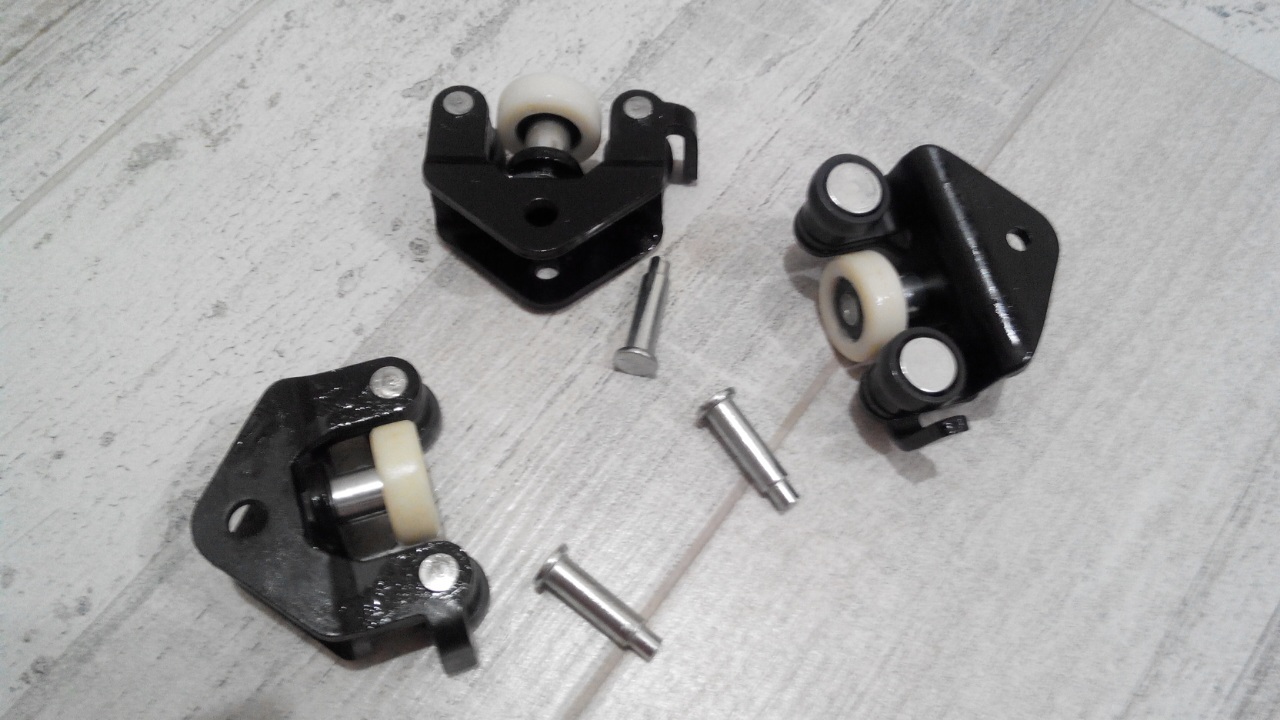 Ролик каретка на сдвижную дверь Фиат Добло в каличии есть самовывоз. - <ro>Изображение</ro><ru>Изображение</ru> #1, <ru>Объявление</ru> #1706392