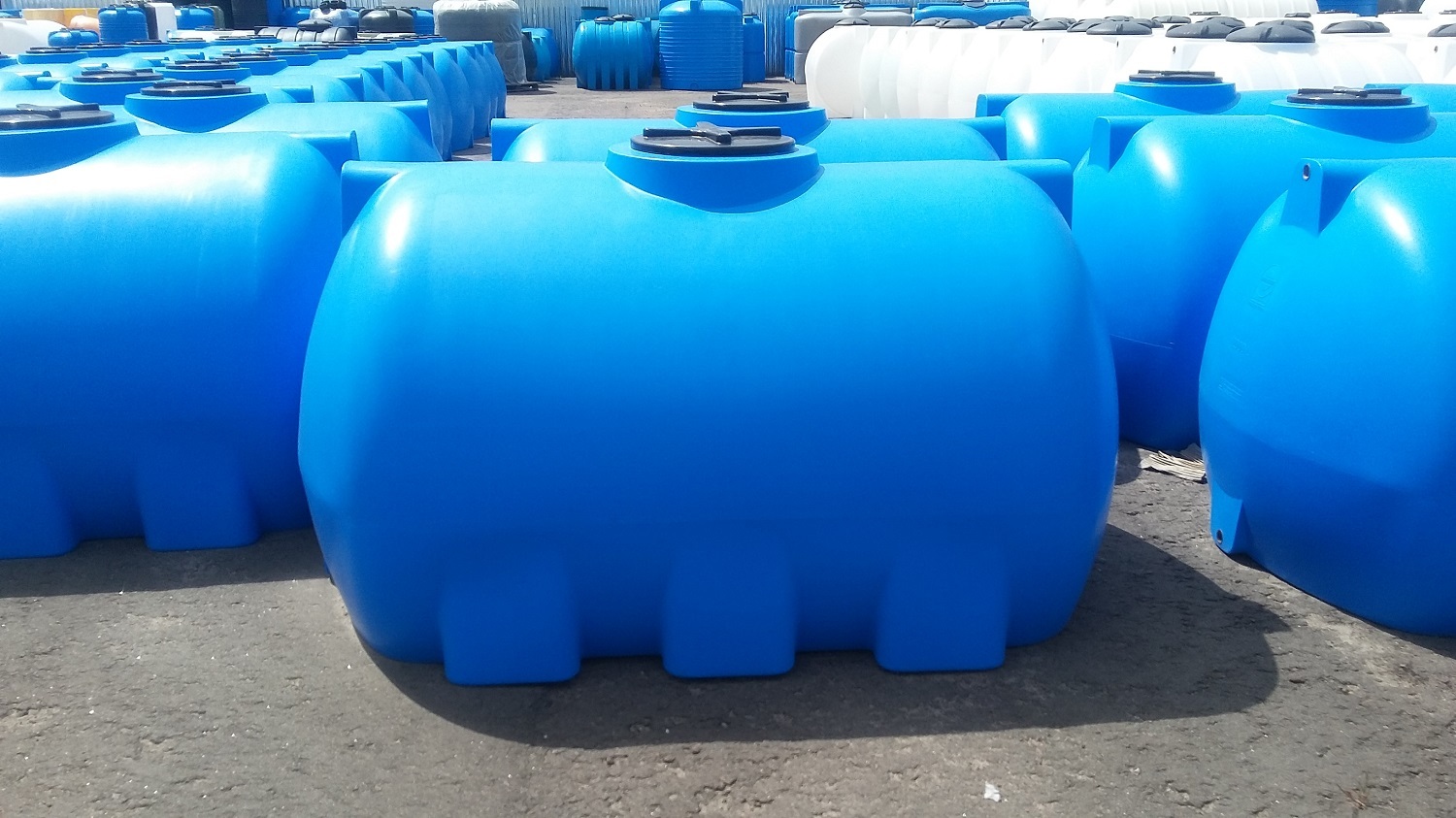 Пластиковые емкости разных размеров и форм Киев Рожны - <ro>Изображение</ro><ru>Изображение</ru> #1, <ru>Объявление</ru> #1117998