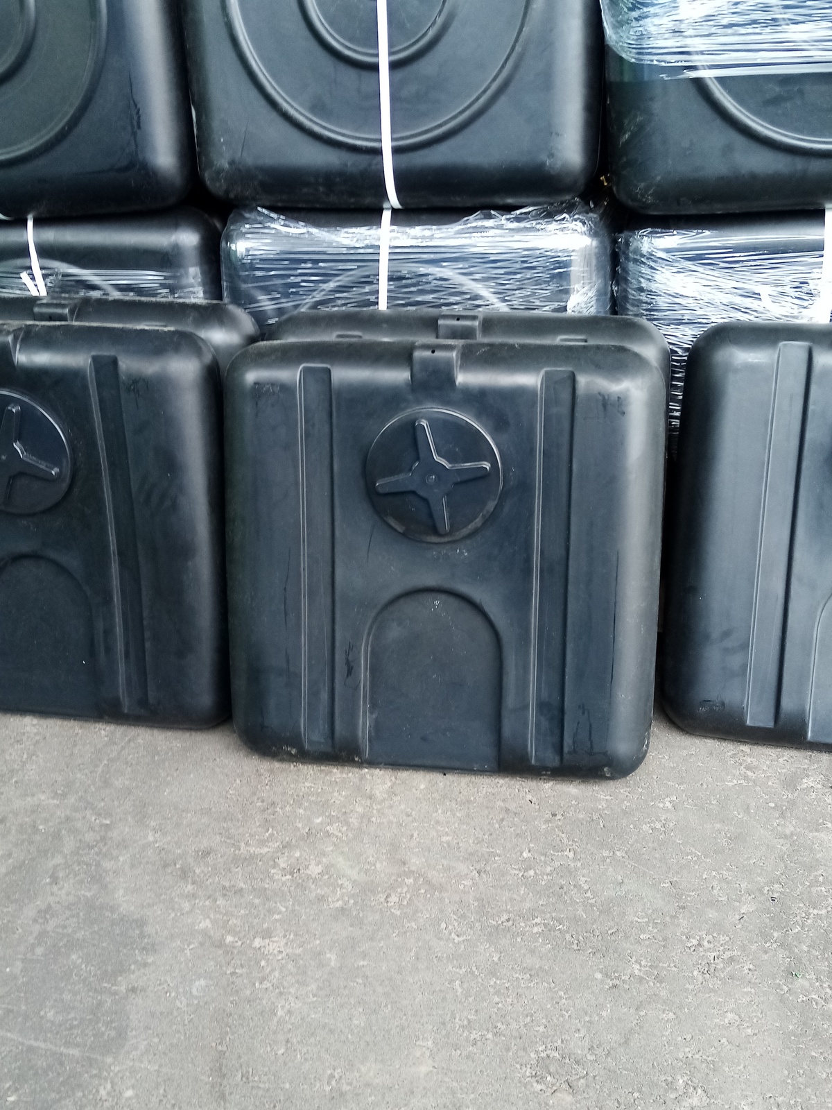 Пластиковые емкости для летнего душа - <ro>Изображение</ro><ru>Изображение</ru> #1, <ru>Объявление</ru> #1719839