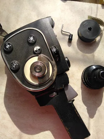 Кинокамера «Кварц-2М» - <ro>Изображение</ro><ru>Изображение</ru> #1, <ru>Объявление</ru> #1729636