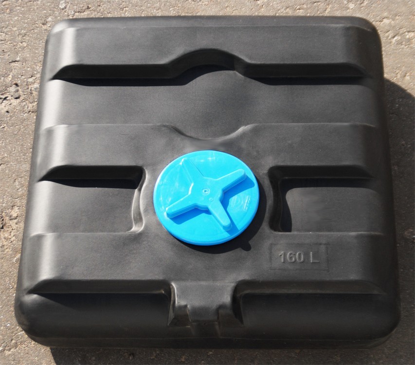 Плоский черный бак  - <ro>Изображение</ro><ru>Изображение</ru> #1, <ru>Объявление</ru> #1738416