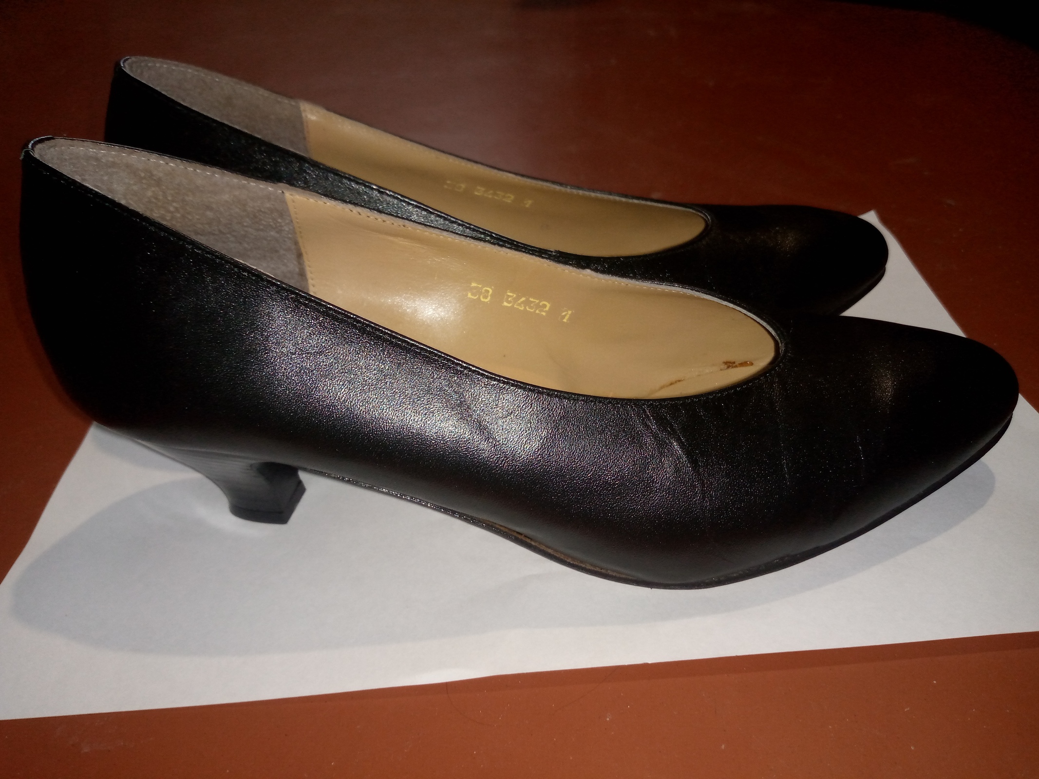 Туфли черные б/у на каблуке-рюмочка - <ro>Изображение</ro><ru>Изображение</ru> #1, <ru>Объявление</ru> #1738792