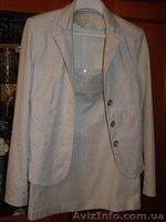 продам срочно костюм женский - <ro>Изображение</ro><ru>Изображение</ru> #1, <ru>Объявление</ru> #193910