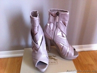 Burberry Prorsum Peep-toe Satin and Leather Boots - <ro>Изображение</ro><ru>Изображение</ru> #1, <ru>Объявление</ru> #196656