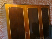 Спальный гарнитур. Из дерева. Шкаф, тумба (2 штуки), трюмо. б/у. Киев - <ro>Изображение</ro><ru>Изображение</ru> #1, <ru>Объявление</ru> #954988