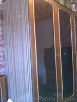 Спальный гарнитур. Из дерева. Шкаф, тумба (2 штуки), трюмо. б/у. Киев - <ro>Изображение</ro><ru>Изображение</ru> #2, <ru>Объявление</ru> #954988