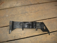 Audi Q7  кронштейн левой стойки нижний  - <ro>Изображение</ro><ru>Изображение</ru> #1, <ru>Объявление</ru> #1204856