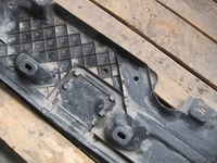 Audi Q7 накладка защита днища правая  - <ro>Изображение</ro><ru>Изображение</ru> #6, <ru>Объявление</ru> #1204852