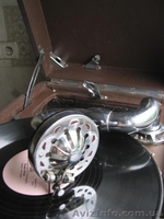 Продам патефон красавец, с чистым  сильным звуком  множеств пластинок  - <ro>Изображение</ro><ru>Изображение</ru> #3, <ru>Объявление</ru> #298361