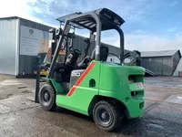 Газ-бензиновий навантажувач TCM (Nissan) з вагами, із напрацюванням 7644 м/г - <ro>Изображение</ro><ru>Изображение</ru> #3, <ru>Объявление</ru> #1752864