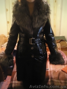 Продам демисезонное кожаное лакированное пальто с мехом из чернобурки. Подкладка - <ro>Изображение</ro><ru>Изображение</ru> #1, <ru>Объявление</ru> #128036
