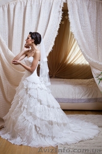 Продам свадебное платье Miss Kelly коллекции 2010 - <ro>Изображение</ro><ru>Изображение</ru> #2, <ru>Объявление</ru> #329940