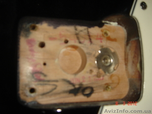 Stratocaster USA 2005 г. и новая