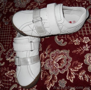 новые кожаные туфли для девочки Bartek  - <ro>Изображение</ro><ru>Изображение</ru> #1, <ru>Объявление</ru> #602325