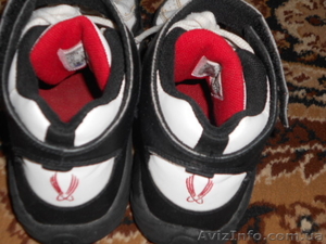 продам фирменные кроссовки для мальчика - <ro>Изображение</ro><ru>Изображение</ru> #3, <ru>Объявление</ru> #640744
