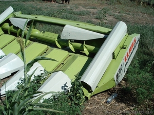 Продам жатку кукурузную CLAAS 6-70 SL,  1997 г.в. в отличном состоянии.