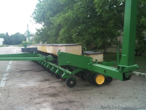 Сеялка John Deere 7000 (16-рядная)