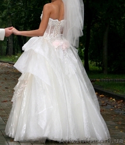 СРОЧНО продам шикарное свадебное платье б/у - <ro>Изображение</ro><ru>Изображение</ru> #1, <ru>Объявление</ru> #840495