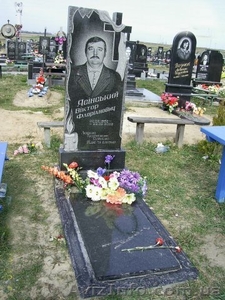 памятники и надгробья