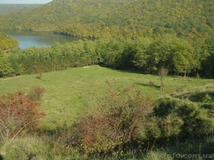 Продается участок на берегу Днестра.