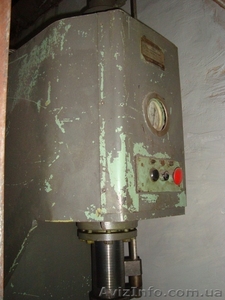 Продам гидравлический пресс П6324Б.