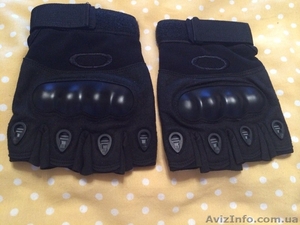 продам беспалые тактические перчатки фирмы Oakley - <ro>Изображение</ro><ru>Изображение</ru> #1, <ru>Объявление</ru> #1143382