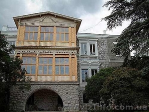 Продажа уникального здания в центре Ялты с участком 31 сотка.