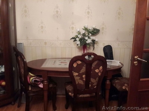 Стол и стулья для гостинной - <ro>Изображение</ro><ru>Изображение</ru> #1, <ru>Объявление</ru> #1527243