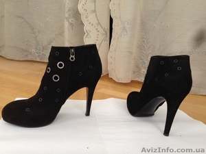 Напівчобітки замшеві чорні Італія