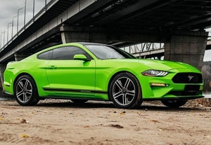 Ford Mustang GT салатовый 2018 аренда спортивных автомобилей  - <ro>Изображение</ro><ru>Изображение</ru> #1, <ru>Объявление</ru> #1735422
