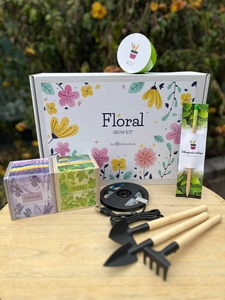 Еко-рішення: корпоративні подарунки на 8 березня з логотипом вашої компанії