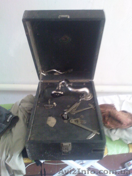 патефон,лезвия для бриття ,новое в упаковке,старые фотоапараты.мотоцикл старый - <ro>Изображение</ro><ru>Изображение</ru> #1, <ru>Объявление</ru> #68350