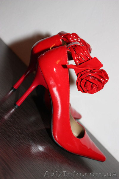 Красные лакированные туфли, кожа, НОВЫЕ, р.38-39 - <ro>Изображение</ro><ru>Изображение</ru> #3, <ru>Объявление</ru> #241714