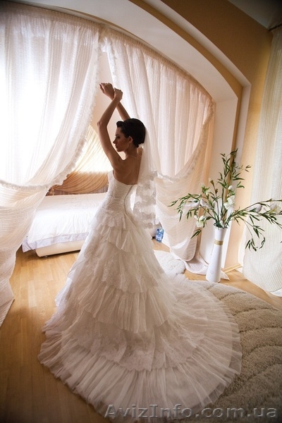 Продам свадебное платье Miss Kelly коллекции 2010 - <ro>Изображение</ro><ru>Изображение</ru> #1, <ru>Объявление</ru> #329940