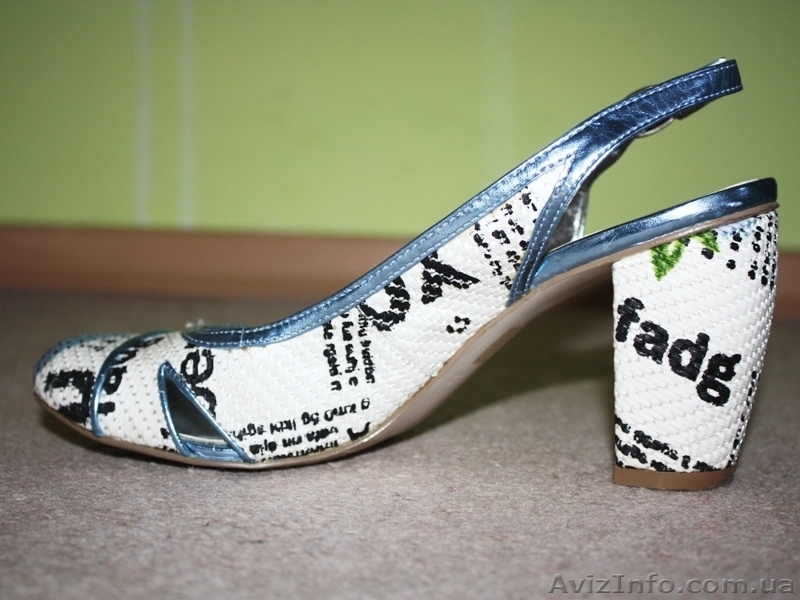 Босоножки (38) на широком каблуке, ткань, Blossem - <ro>Изображение</ro><ru>Изображение</ru> #1, <ru>Объявление</ru> #398569