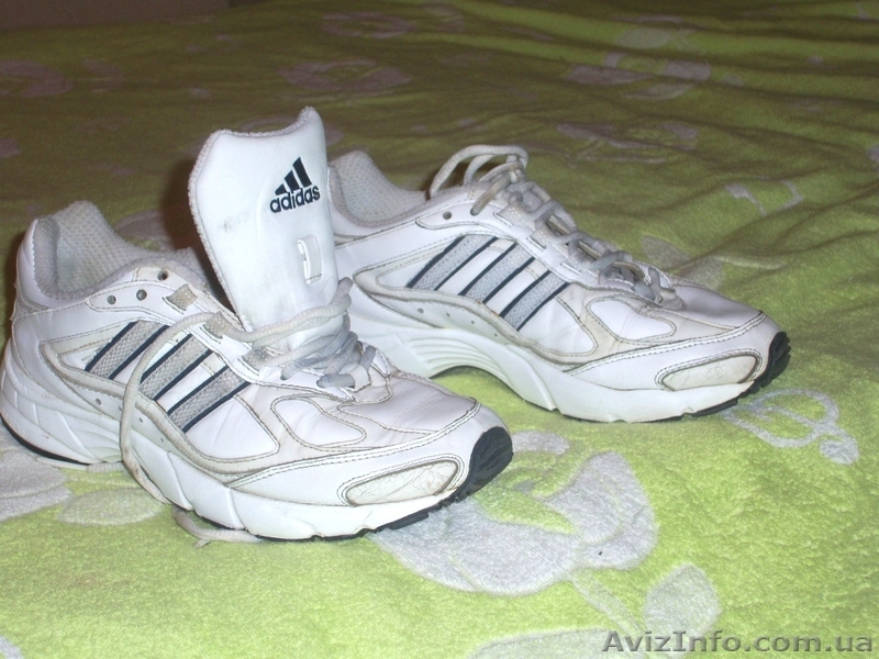 Кроссовки женские Адидас. белые - <ro>Изображение</ro><ru>Изображение</ru> #1, <ru>Объявление</ru> #398041
