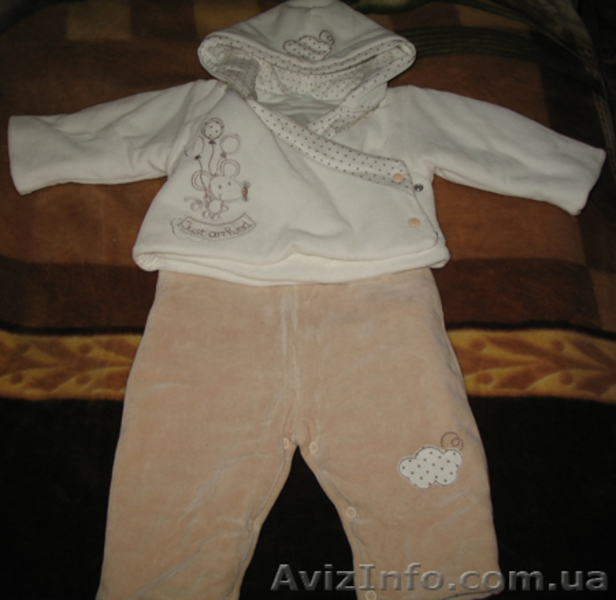 Костюм 62 размера - <ro>Изображение</ro><ru>Изображение</ru> #1, <ru>Объявление</ru> #484063