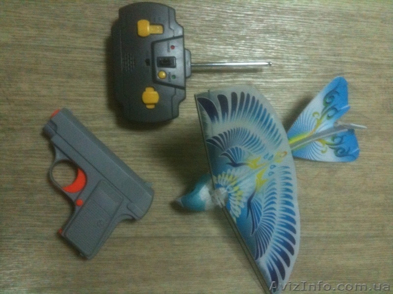 Летающая птица на дистанционном управлении с лазерным пистолетом. - <ro>Изображение</ro><ru>Изображение</ru> #1, <ru>Объявление</ru> #584938