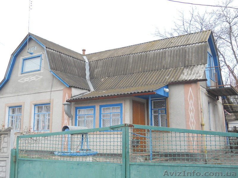 продам дом в селе центр не далеко от города - <ro>Изображение</ro><ru>Изображение</ru> #1, <ru>Объявление</ru> #610215